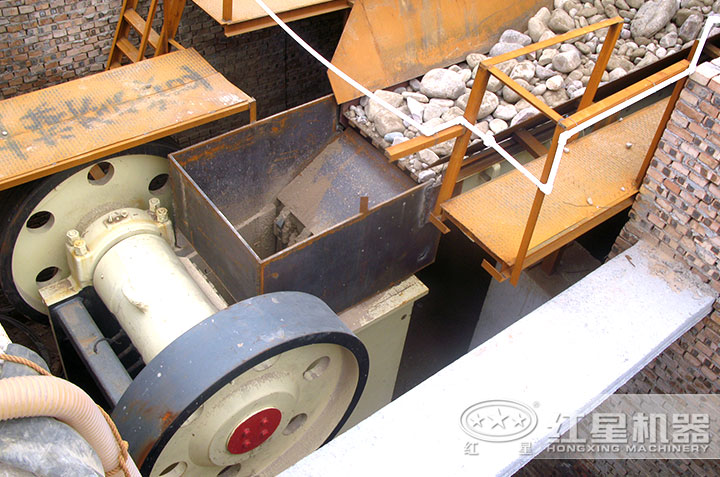 顎式破碎機(jī)、給料機(jī)
